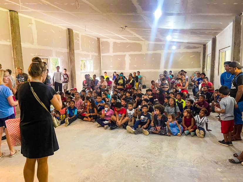 Próspera Partners with Mission Roatán to Support Local Education