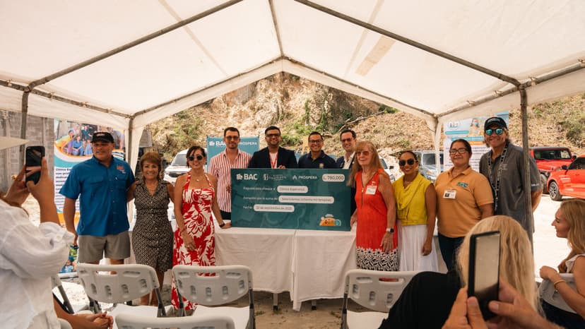 Próspera and Roatán Fashion Show Partner Up to Support Clínica Esperanza